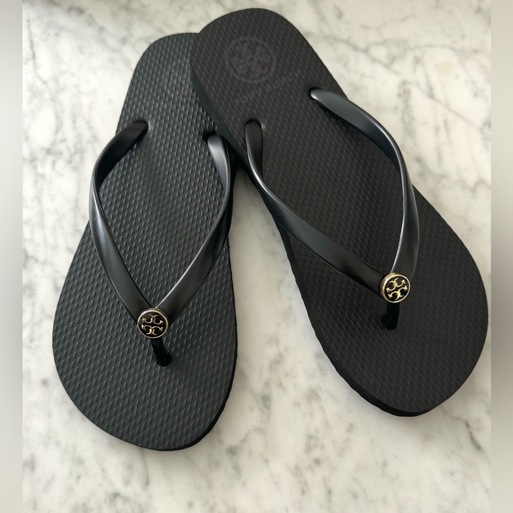 TORY BURCH Solid Black Thin Flip Flop SIZE 7